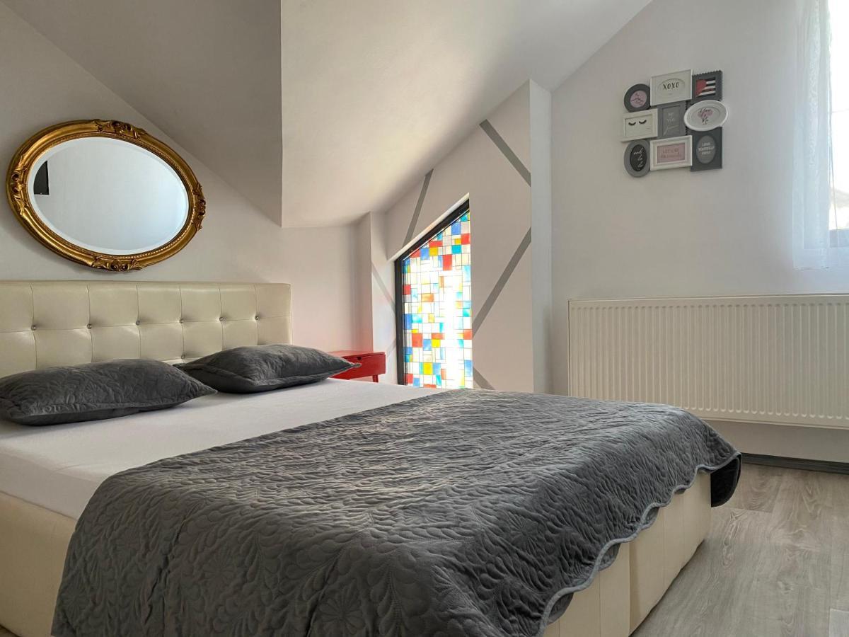 The Vintage - Wonderful Apartment In Best Location Craiova Exterior photo